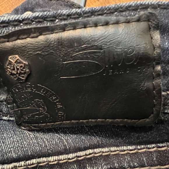 Silver Jeans Women’s Suki Straight Leg Mid Rise Dark Denim 28 X 32 Super Stretch - Picture 13 of 16